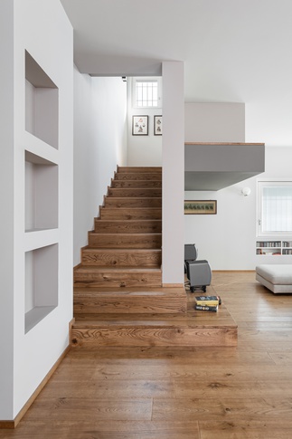 Scale in stile contemporaneo di 20 di TGA_Studio