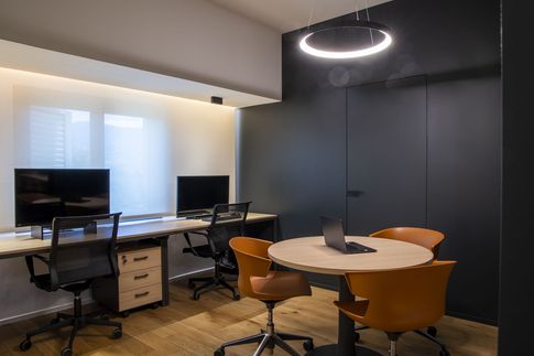 Studio in stile industriale di 160 di Pamela Camposano Ingegnere Architetto Studio in stile industriale di 160 di Pamela Camposano Ingegnere Architetto