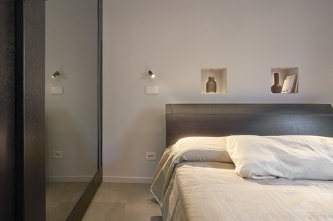 Camera da Letto in stile contemporaneo di 20 di Alessio Vittori | Creative Design Studio