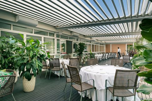 Veranda in stile contemporaneo di 1 di Lorenzo Franzi | Fotografia