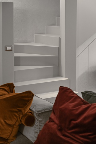 Soggiorno in stile moderno di 40 di Carola Ribotta architetto