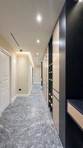 Corridoio in stile eclettico di 15 di Studio Gaetano Riccardelli