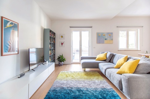 Soggiorno in stile contemporaneo di 35 di Rossella Fiorillo architetto