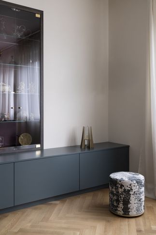 Soggiorno in stile contemporaneo di 50 di Studio Cava