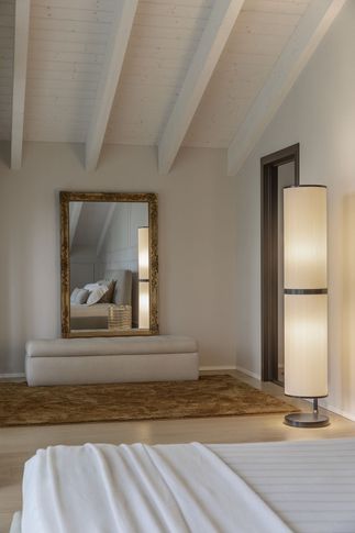 Camera da Letto in stile contemporaneo di 100 di Elena Vigano' Architetto