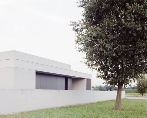 Facciata in stile minimal di null di Didonè Comacchio Architects