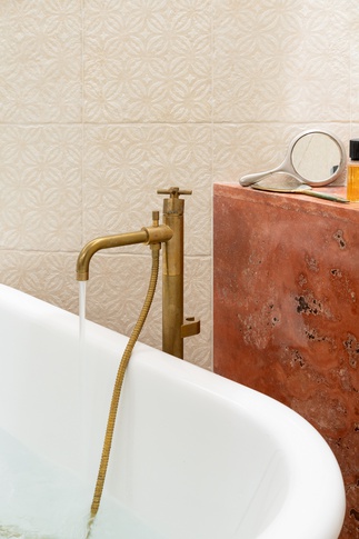 Bagno in stile mediterraneo di 8 di VALENTINA AUTIERO    architecture │ interiors │ design projects