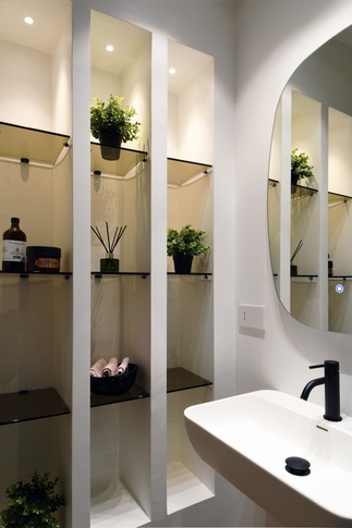 Bagno di Servizio in stile contemporaneo di 4 di kkarchitecture