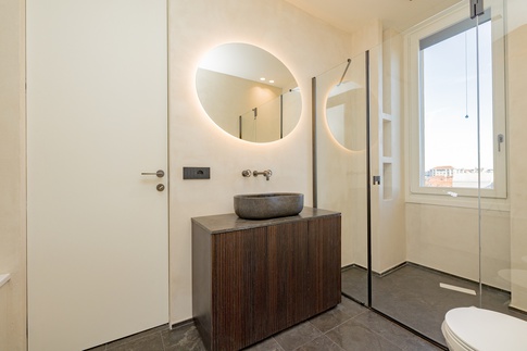 Bagno in stile minimal di 20 di Colab Design
