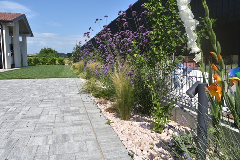 Giardino in stile cottagecore di 22 di Ndesign studio Giardino in stile cottagecore di 22 di Ndesign studio