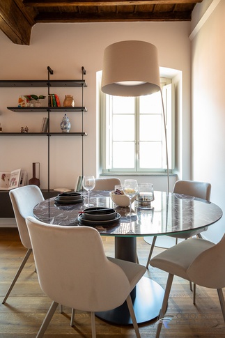 Soggiorno in stile contemporaneo di 24 di Agata Home Design