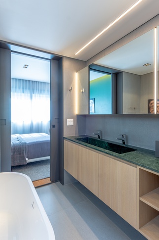 Bagno in stile moderno di 6 di Guzlive