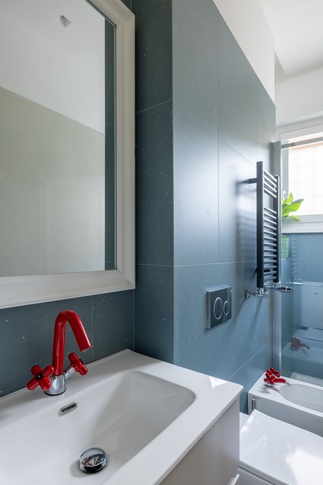 Bagno in stile moderno di 6 di Gruppo Castaldi