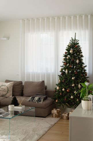 Open Space in stile moderno di 44 di Silvia Aquilani . Design studio