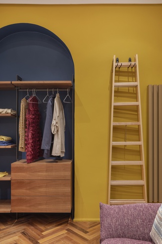 Studio in stile maximalista di 10 di Rachele Biancalani Studio Studio in stile maximalista di 10 di Rachele Biancalani Studio