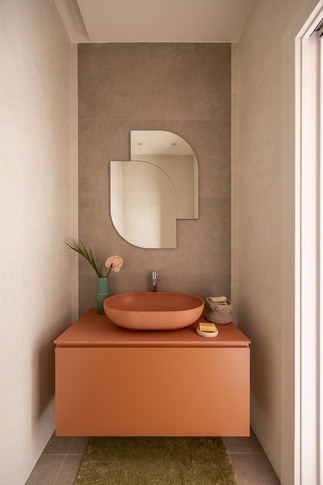 Bagno di Servizio in stile contemporaneo di 3 di Michele Schiano Moriello - Interior designer Bagno di Servizio in stile contemporaneo di 3 di Michele Schiano Moriello - Interior designer