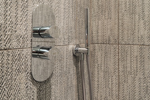 Bagno in stile contemporaneo di 6 di Desearq studio - architettura e interior design Bagno in stile contemporaneo di 6 di Desearq studio - architettura e interior design