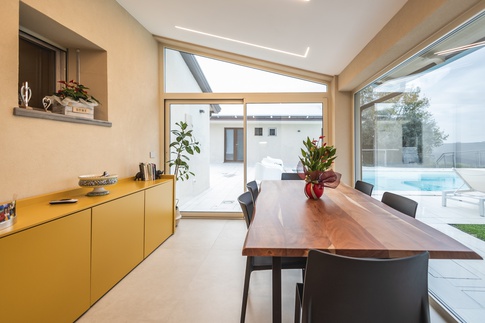 Sala da Pranzo in stile moderno di 13 di Architetto Zavagnini Daniele