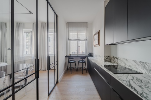 Cucina in stile contemporaneo di 11 di Coco Interni