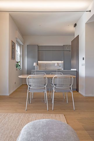 Open Space in stile japandi di 27 di Studio di Architettura Barbara Vucusa Architetto Open Space in stile japandi di 27 di Studio di Architettura Barbara Vucusa Architetto