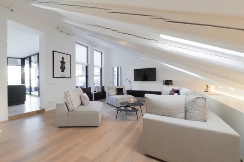 Soggiorno in stile moderno di 40 di Desearq studio - architettura e interior design