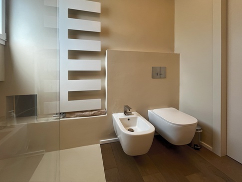 Bagno in stile moderno di 5 di JFD Juri Favilli Design