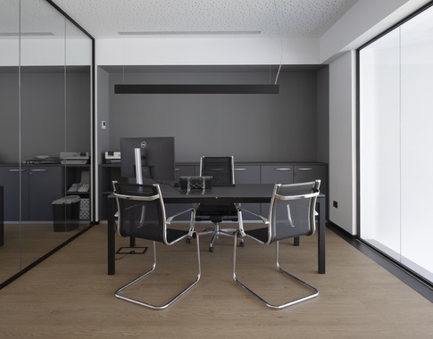 Studio in stile contemporaneo di 40 di COBE architetti