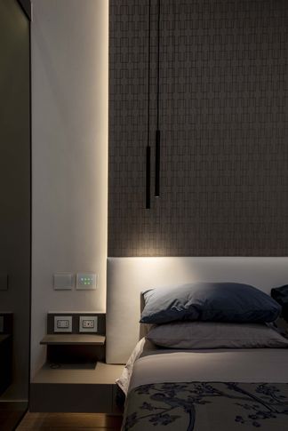 Camera da Letto in stile moderno di 18 di MICHELE VOLPI STUDIO INTERIOR DESIGN