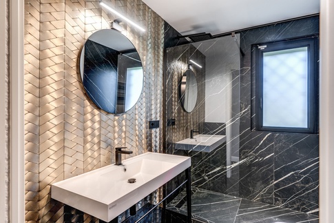 Bagno in stile contemporaneo di 5 di MOB Architects Bagno in stile contemporaneo di 5 di MOB Architects