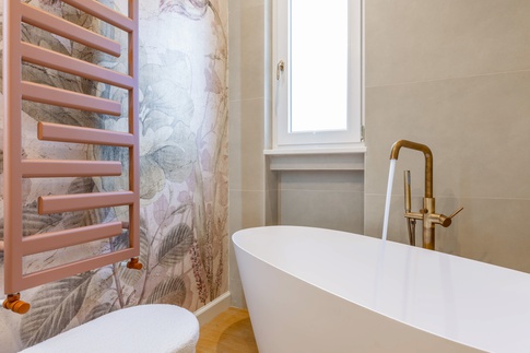 Bagno in stile contemporaneo di 5 di Claudia Del Core Architetto