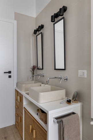 Bagno in stile retrò di 8 di Storie Design Studio