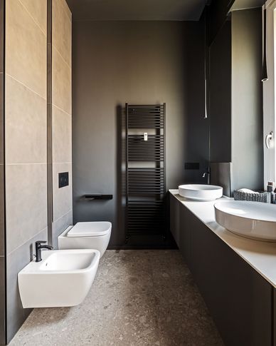 Bagno in stile contemporaneo di 6 di kkarchitecture Bagno in stile contemporaneo di 6 di kkarchitecture