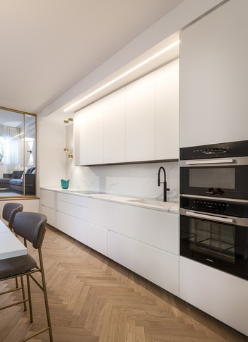Cucina in stile contemporaneo di 17 di Studio Dom