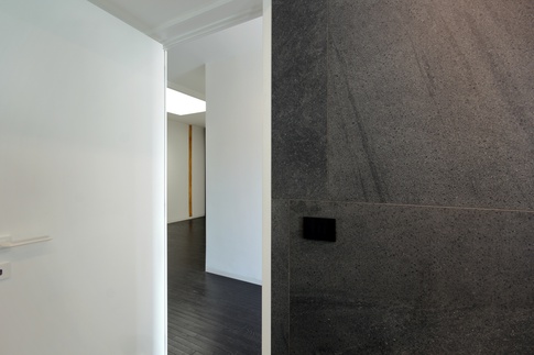 Open Space in stile contemporaneo di 65 di Paolo Basco Architetto