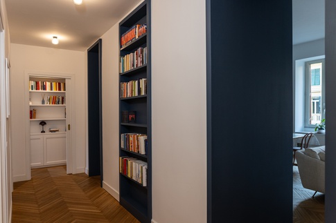 Corridoio in stile vintage di 125 di L2 Architettura