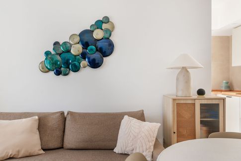 Soggiorno in stile mediterraneo di 30 di Caprioli Architetti Soggiorno in stile mediterraneo di 30 di Caprioli Architetti