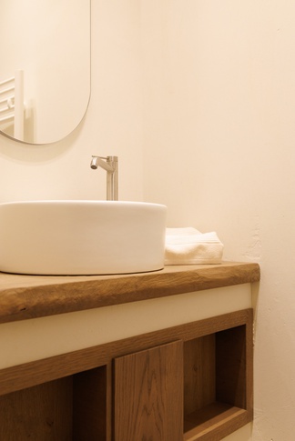 Bagno di Servizio in stile rustico di 2 di Studio di Interior Design di Yuliya Danilchenko