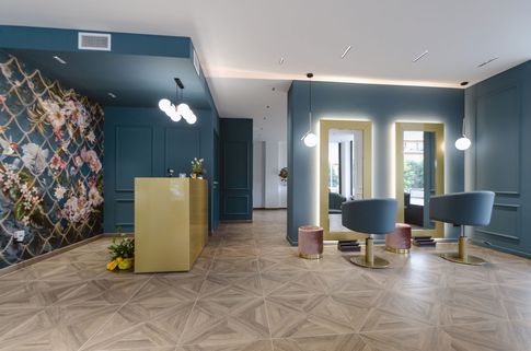 Open Space in stile contemporaneo di 80 di Studio di Architettura Barbara Vucusa Architetto