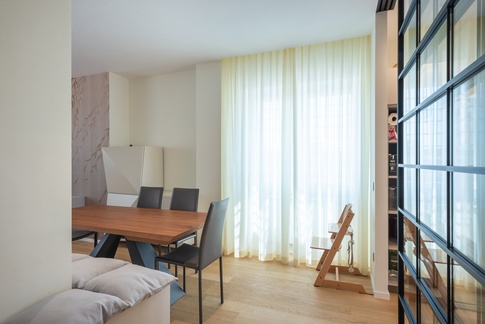 Soggiorno in stile contemporaneo di 45 di BB1 Architettura & Design
