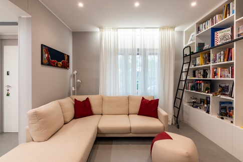 Soggiorno in stile moderno di 18 di Marco D'Andrea Architettura + Interior Design