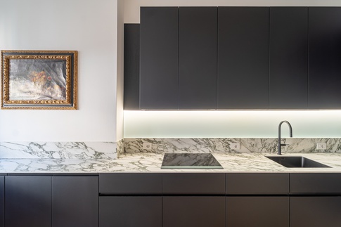 Cucina in stile contemporaneo di 11 di Coco Interni