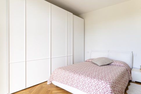 Camera da Letto in stile contemporaneo di 16 di Lorenzo Rossi Architetto Camera da Letto in stile contemporaneo di 16 di Lorenzo Rossi Architetto