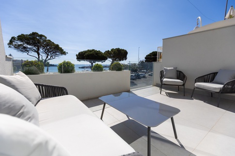 Terrazza in stile minimal di 10 di Noemi Manzella