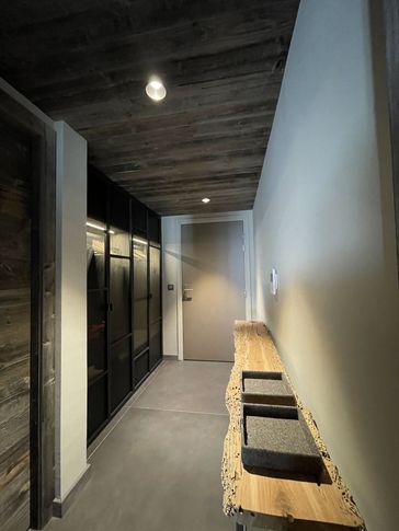 Ingresso in stile moderno di 9 di Design Alpino
