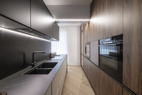 Open Space in stile contemporaneo di 56 di Francesco Cardano Interior Designer