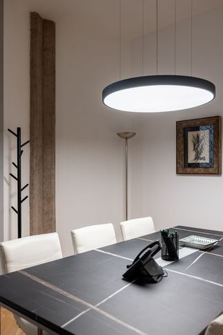 Studio in stile contemporaneo di 130 di Archifacturing - Sara Cimarelli & Giorgio Opolka architetti