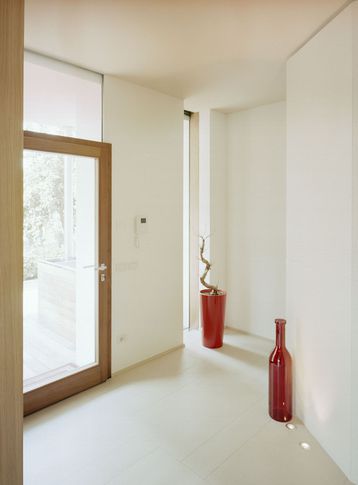 Ingresso in stile minimal di 9 di ellevuelle architetti