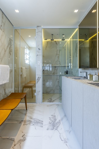Bagno in stile moderno di 8 di Guzlive