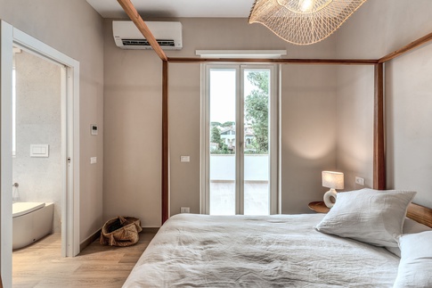Camera da Letto in stile coloniale di 20 di MOB Architects Camera da Letto in stile coloniale di 20 di MOB Architects