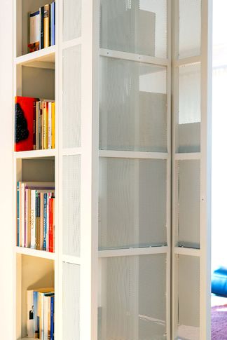 Soggiorno in stile contemporaneo di 40 di Equus Architects